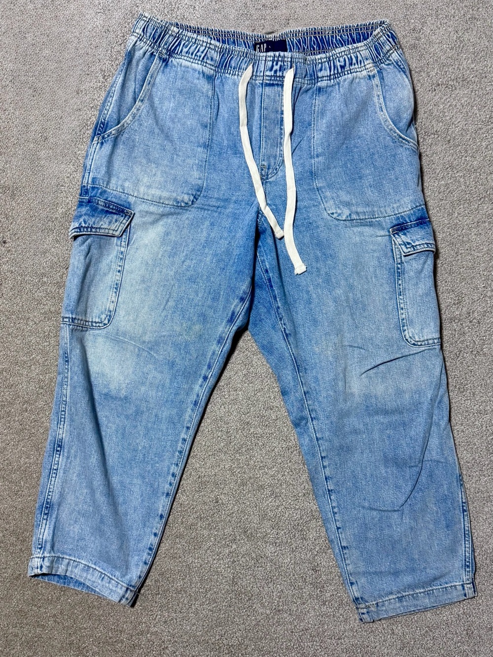 Gap Women’s Light Blue Pull On Cargo Ankle Length Easy Jeans - L
